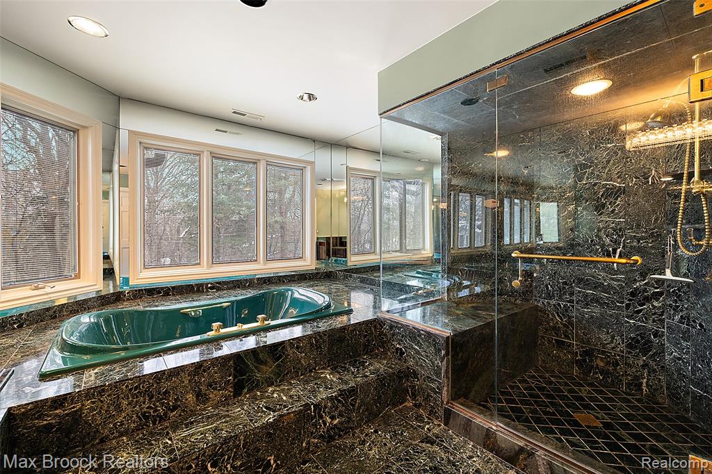 5148 Crest Knolls Court, Bloomfield Hills, MI 48302 — Photo 16