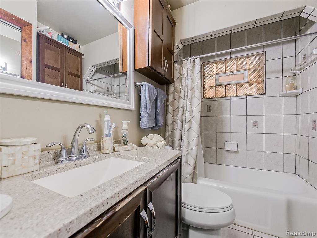 19303 Fenmore Street, Detroit, MI 48235 — Photo 22