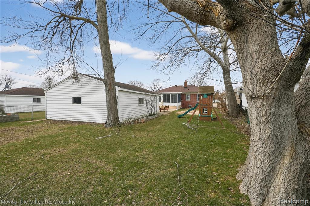 17049 Reno Street, Riverview, MI 48193 — Photo 47