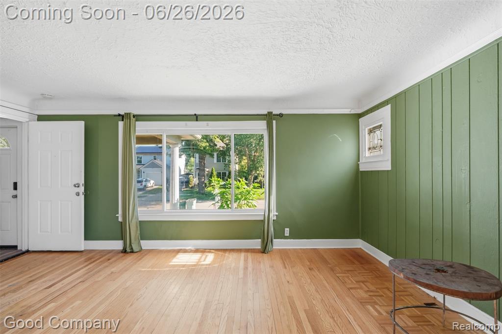 520 E Muir Avenue, Hazel Park, MI 48030 — Photo 5