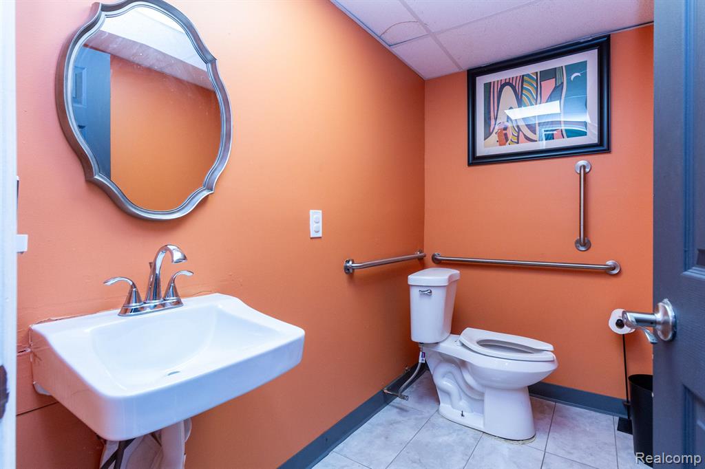 8930-8932 Greenfield Rd, Detroit, MI 48228 — Photo 24