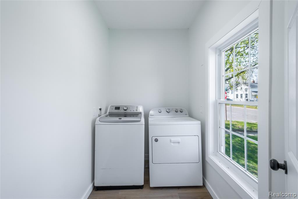 227 Emily Street, Flushing, MI 48433 — Photo 16