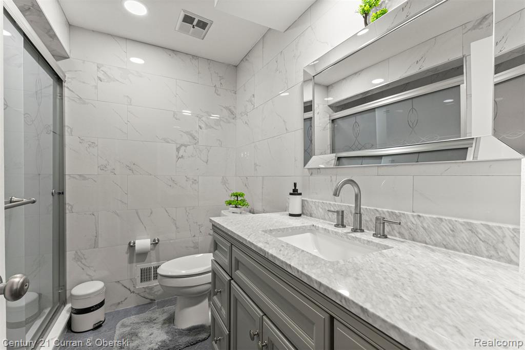 45561 Edgewood Court, Canton, MI 48187 — Photo 25
