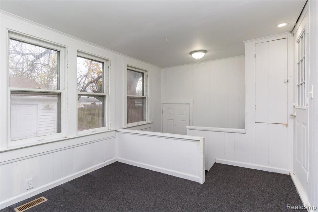 8175 CENTRAL, Center Line, MI 48015 — Photo 16