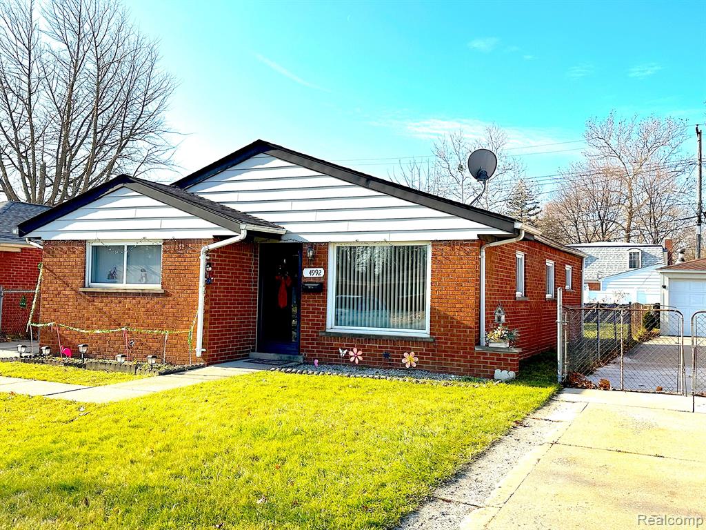 4992 MCKINLEY Street, Dearborn Heights, MI 48125 — Photo 5