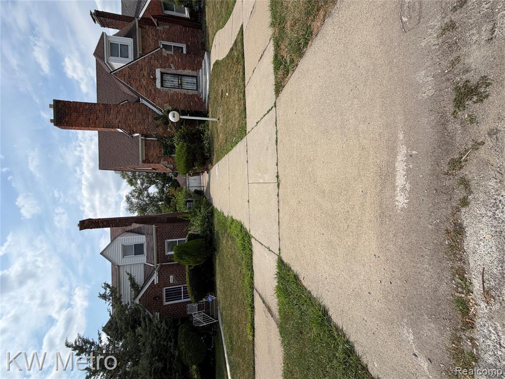 18411 Snowden Street - Photo 2