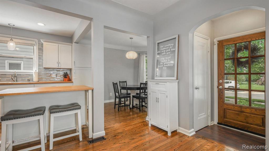 810 N GAINSBOROUGH Avenue, Royal Oak, MI 48067 — Photo 12