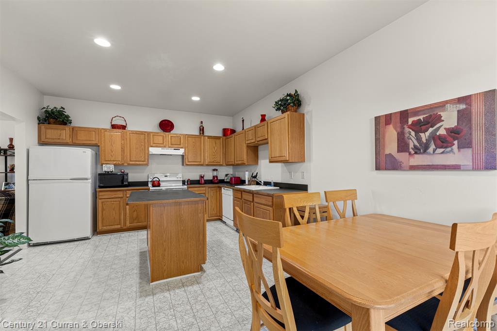 5296 S River Drive S, Commerce Twp, MI 48382 — Photo 14