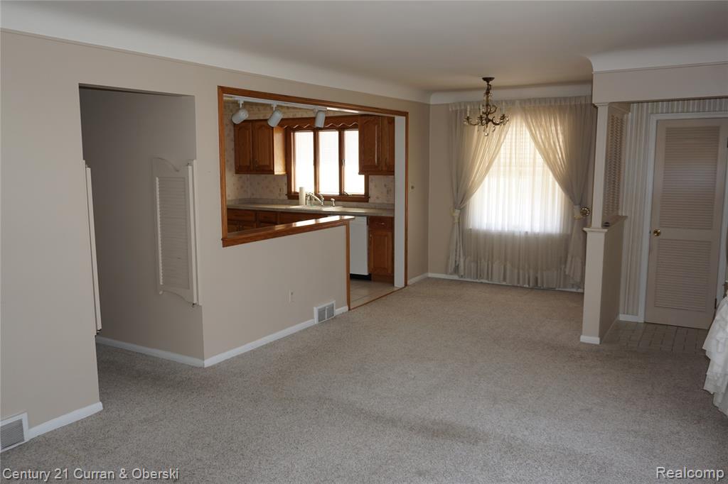 7518 Highview Street, Dearborn Heights, MI 48127 — Photo 12