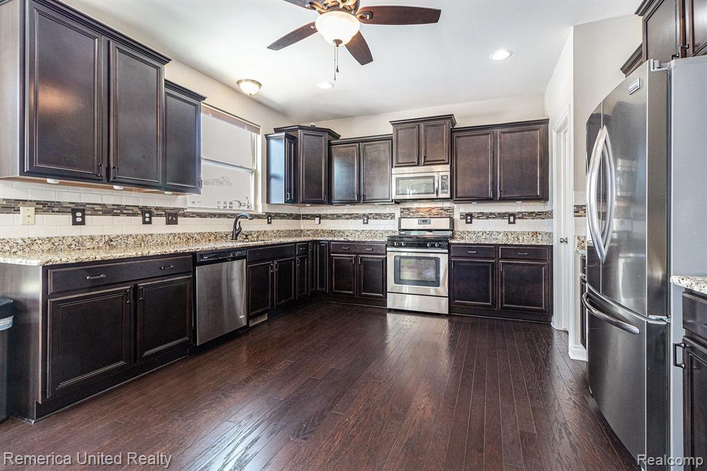 1941 HUNTERS CREEK Drive, Ypsilanti, MI 48198 — Photo 10
