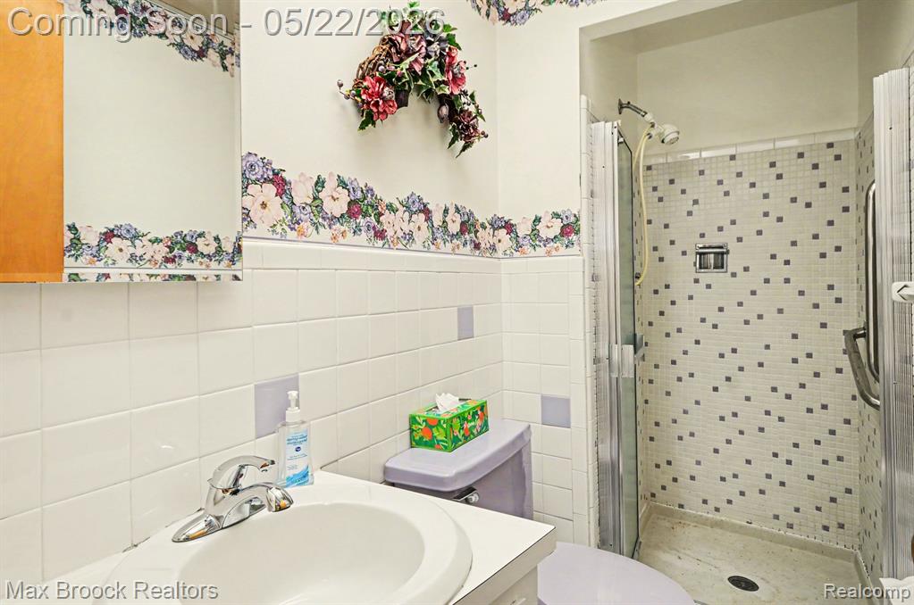 28829 Flanders Avenue, Warren, MI 48088 — Photo 14