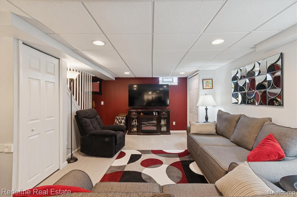 50340 Helfer Boulevard, Wixom, MI 48393 — Photo 18