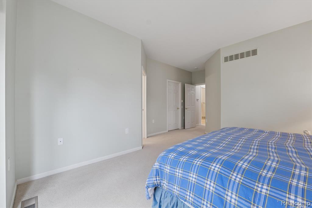 4035 Hillsdale Drive, Auburn Hills, MI 48326 — Photo 33