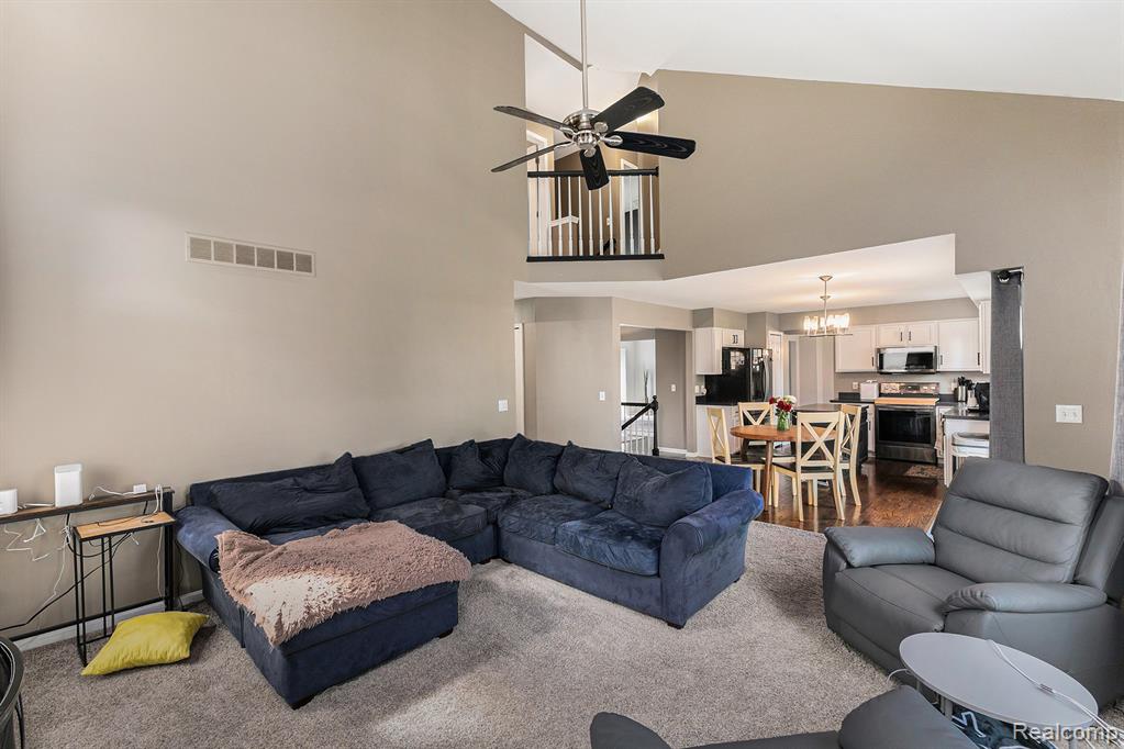 6020 Majestic Oaks Drive, Commerce Twp, MI 48382 — Photo 10