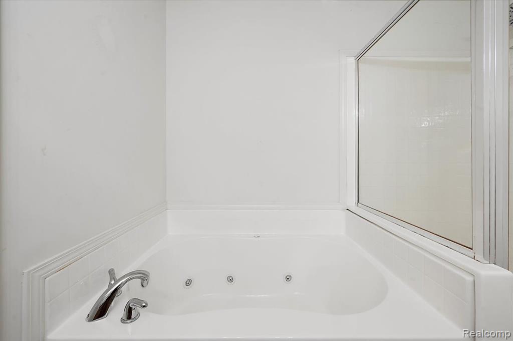 13042 Cumberland Court, Van Buren, MI 48111 — Photo 24