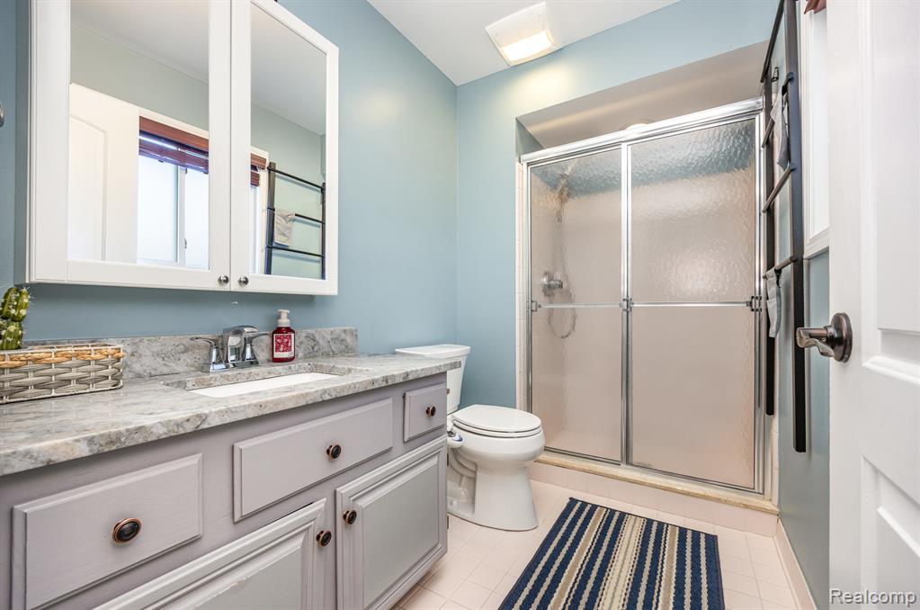 53005 Gregory Drive, Macomb, MI 48042 — Photo 24
