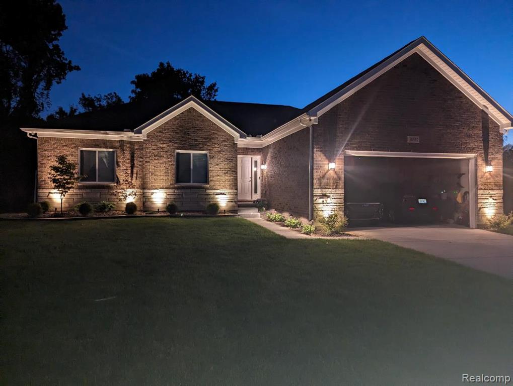 38557 Mountain Ash Court, Clinton Twp, MI 48036 — Photo 40