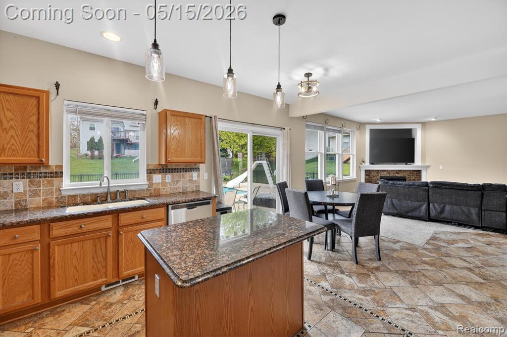809 Canyon Creek Drive, Holly, MI 48442 — Photo 17