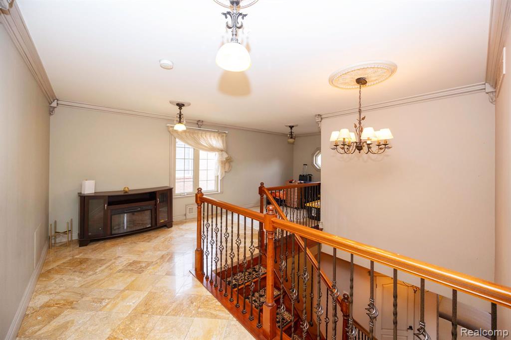 8401 Fenton Street, Dearborn Heights, MI 48127 — Photo 37