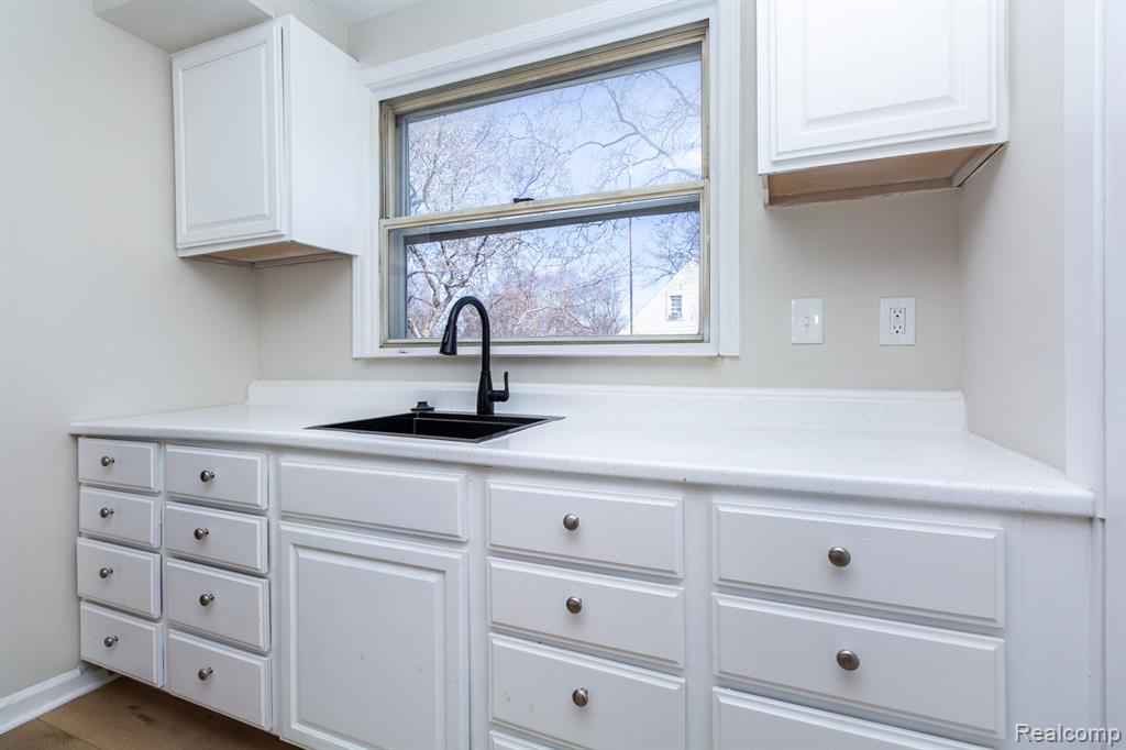 8316 RIVARD Avenue, Warren, MI 48089 — Photo 10