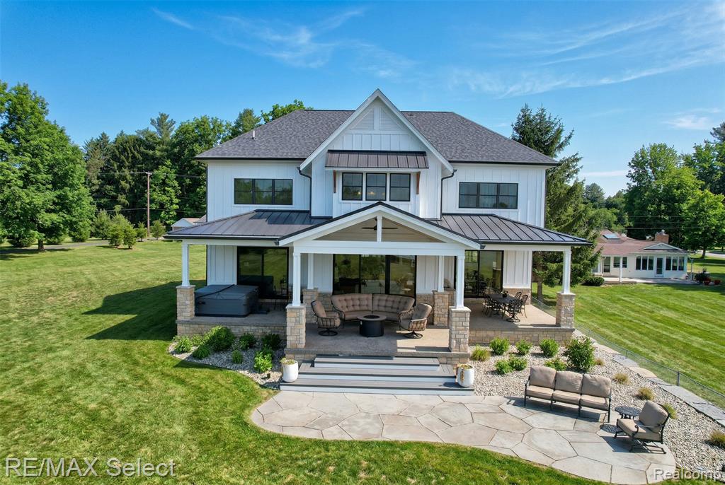 2208 Grove Park Road, Fenton, MI, 48430