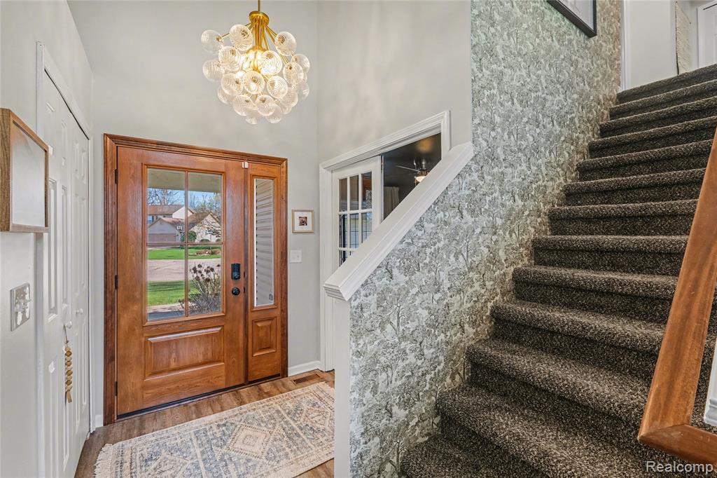 1292 Theresa Drive, Fenton, MI 48430 — Photo 2