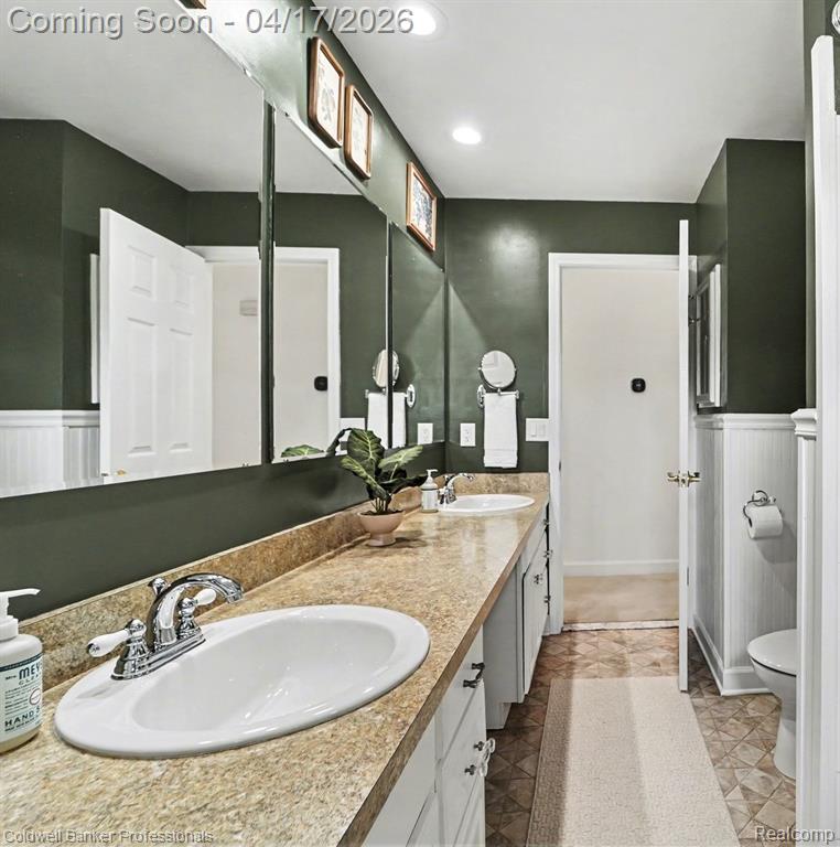 717 Sandstone Drive, Rochester Hills, MI 48309 — Photo 22
