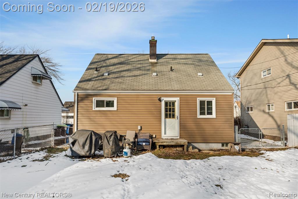 896 E Dallas Avenue, Madison Heights, MI 48071 — Photo 22