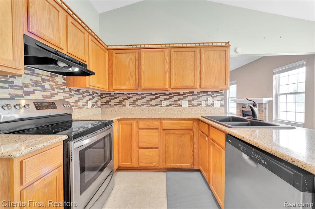 616 Light Tower Drive, Belleville, MI 48111 — Photo 19