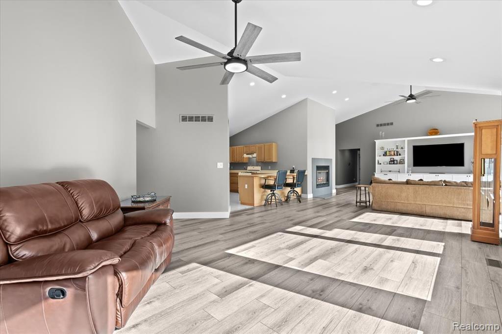 12002 Renfrew Court, Hartland, MI 48353 — Photo 19