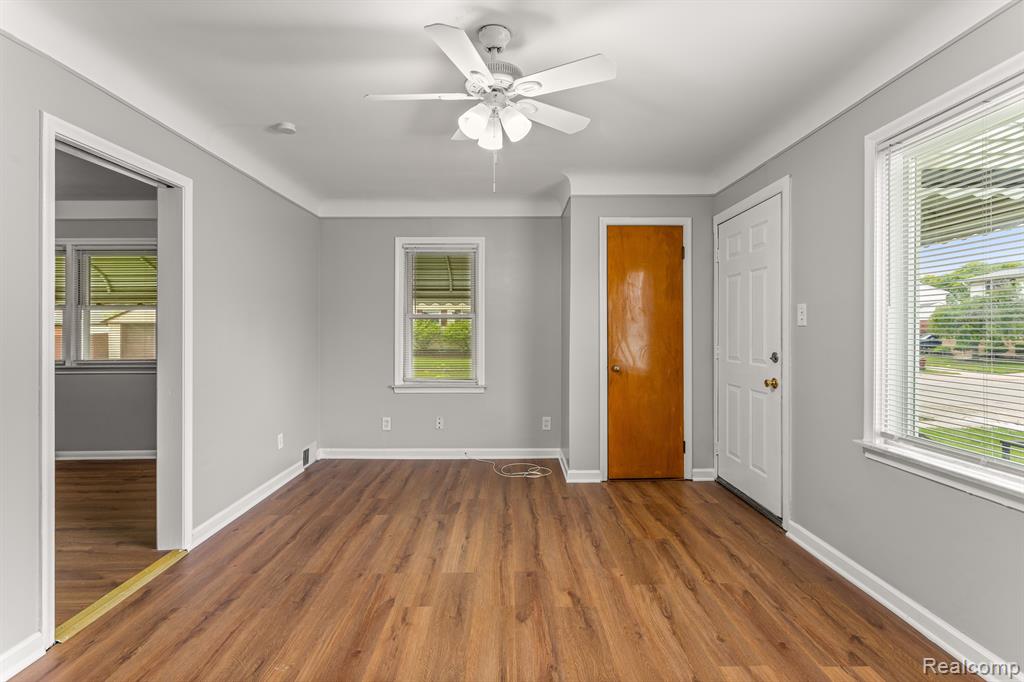 8306 HELEN, Center Line, MI 48015 — Photo 6