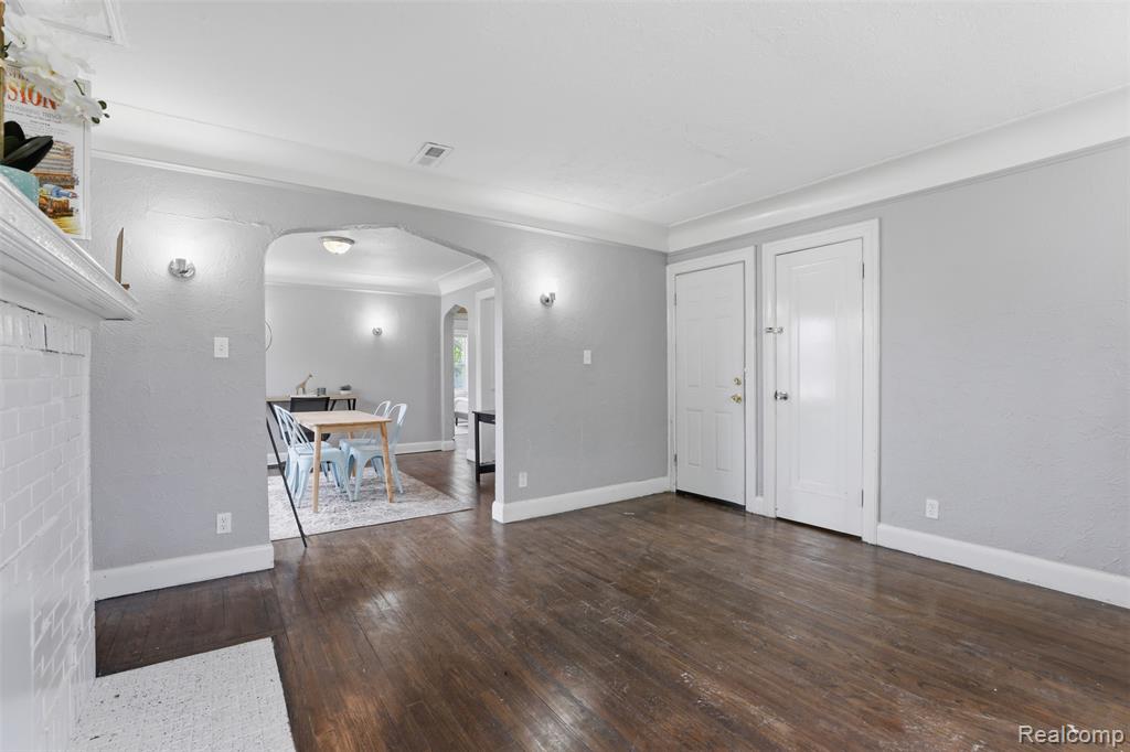 4400 Buckingham Avenue, Detroit, MI 48224 — Photo 5