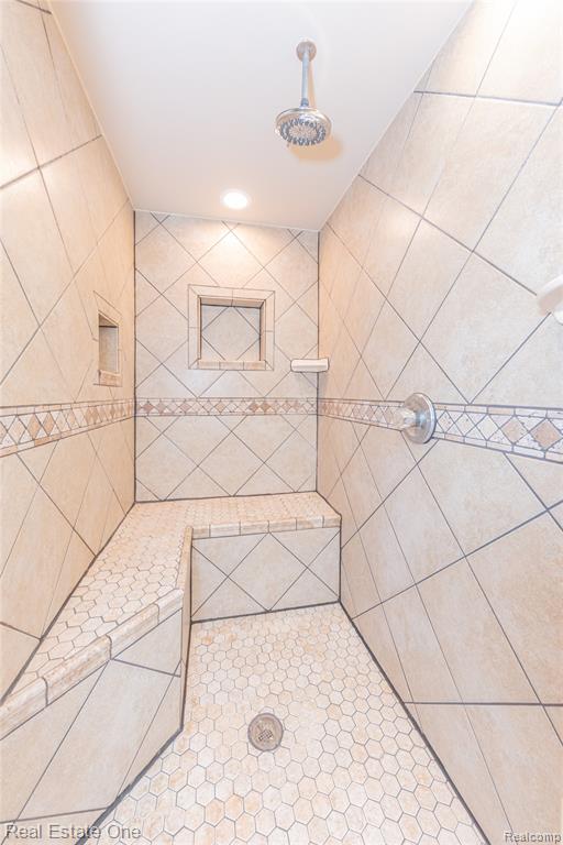 912 N Wixom Road, Wixom, MI 48393 — Photo 27