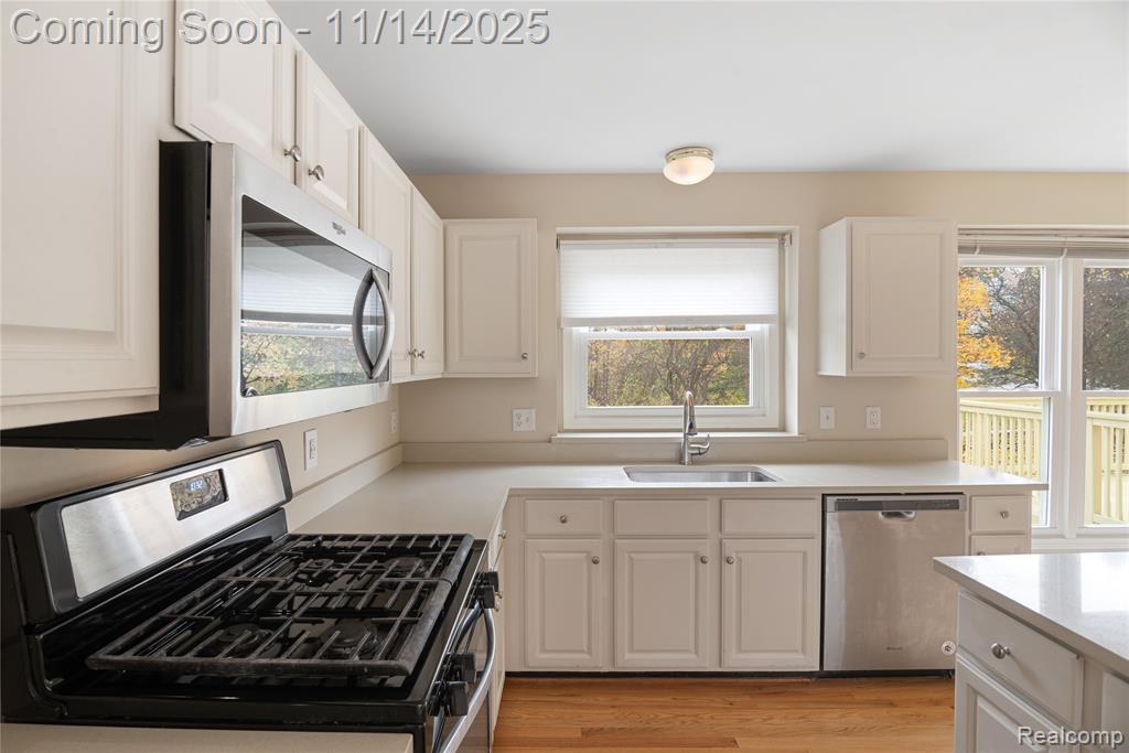 9106 Countrywood Drive, Plymouth, MI 48170 — Photo 10
