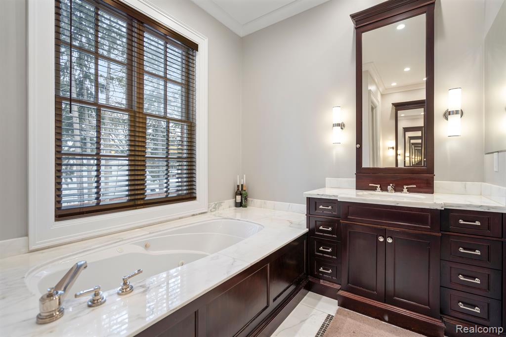 550 SHIRLEY Road, Birmingham, MI 48009 — Photo 32