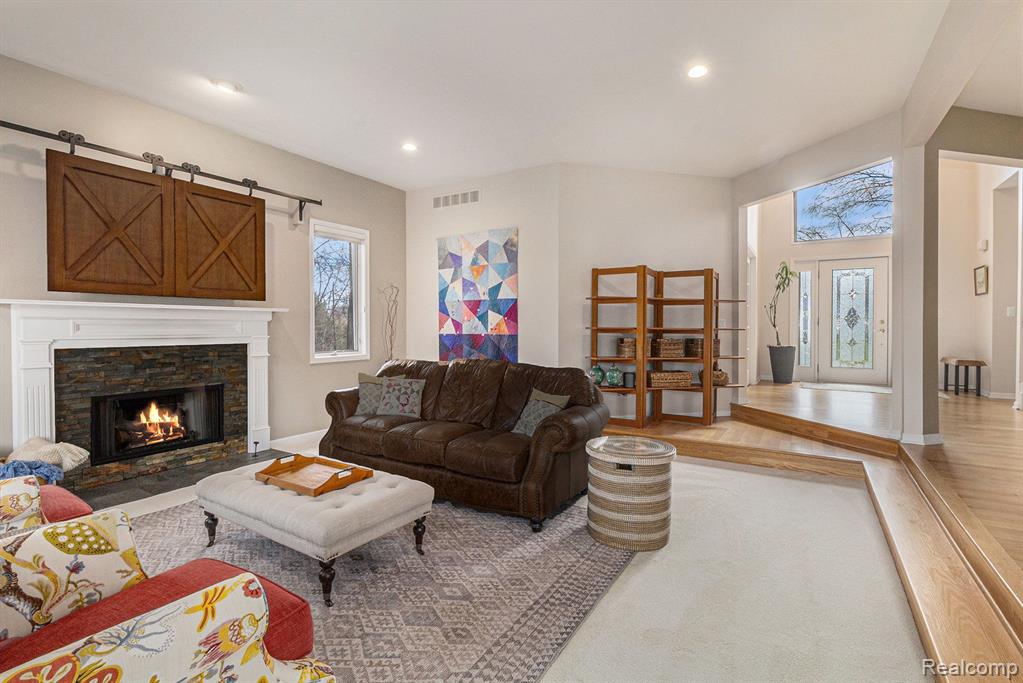 7643 MISTWOOD Drive, White Lake, MI 48383 — Photo 22