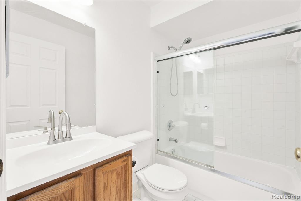 41057 Glenleven Court, Clinton Twp, MI 48038 — Photo 9