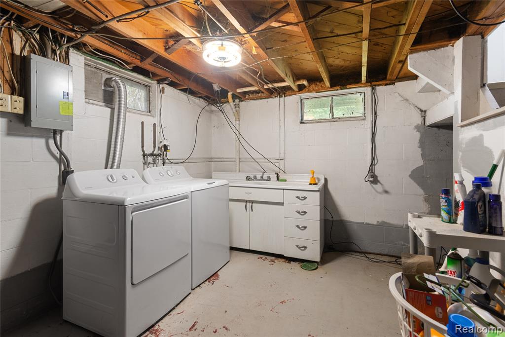 601 Chalmers Street, Flint, MI 48503 — Photo 23