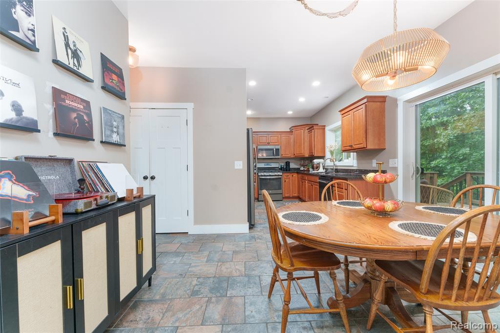 140 Skyline Drive, Howell, MI 48843 — Photo 28