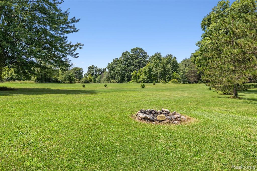8622 S BYRON Road, Gaines Vlg, MI 48436 — Photo 23