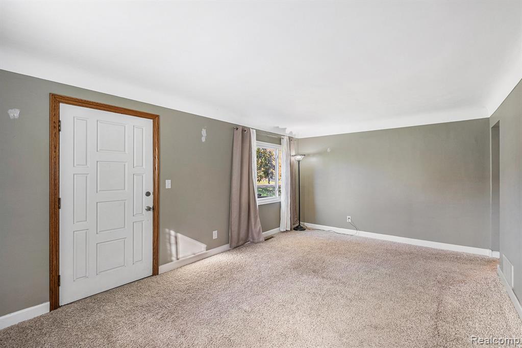 5474 Country Lane, Flint, MI 48506 — Photo 5