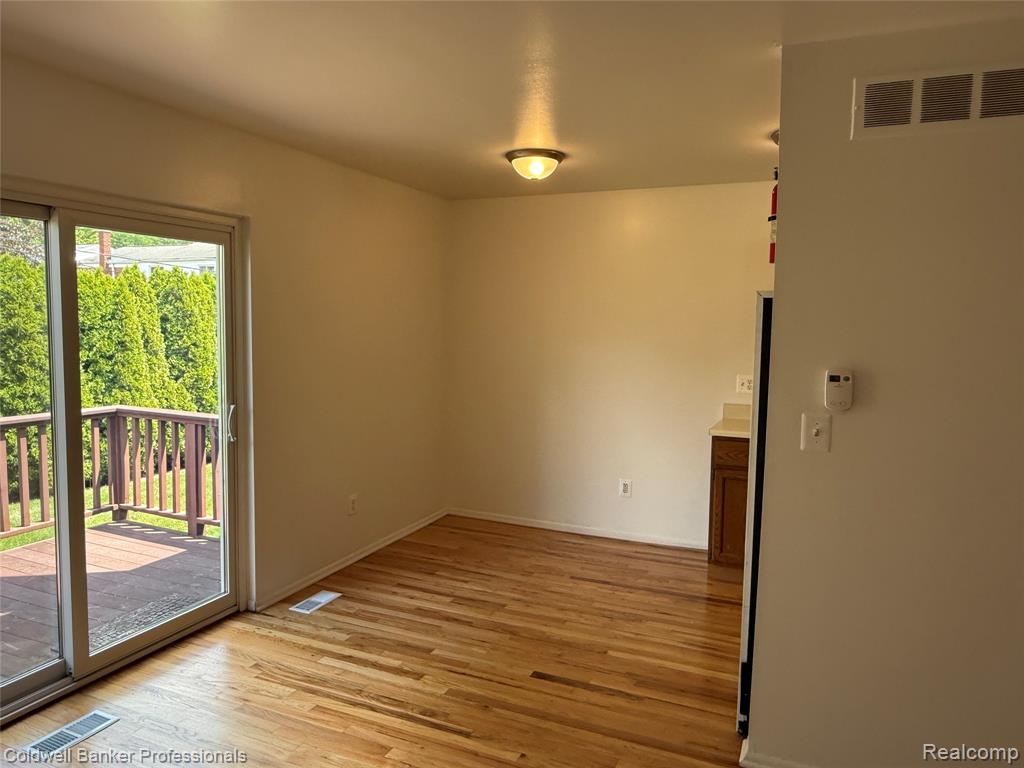 8689 Sterling street, Center Line, MI 48015 — Photo 18