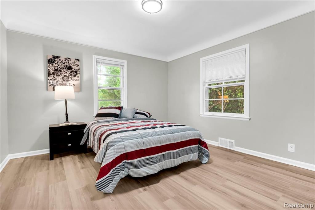 19039 Elsmere Avenue, Eastpointe, MI 48021 — Photo 20