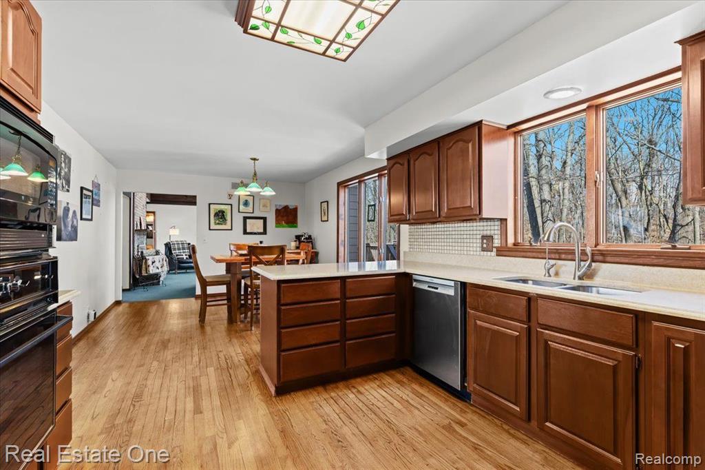 5595 NAVAJO Trail, Pinckney, MI 48169 — Photo 12
