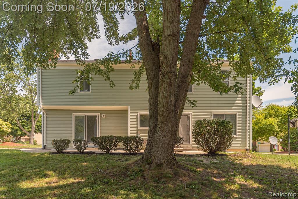 5994 Kingsfield Drive, West Bloomfield, MI — Photo 3