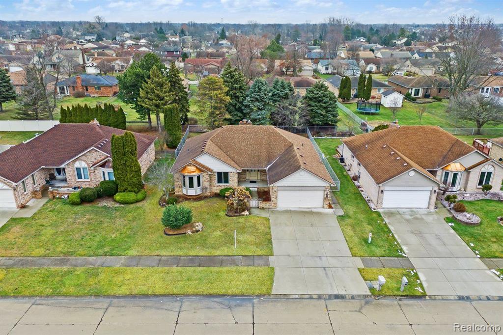 46690 BARBARA Drive, Macomb, MI 48044 — Photo 34