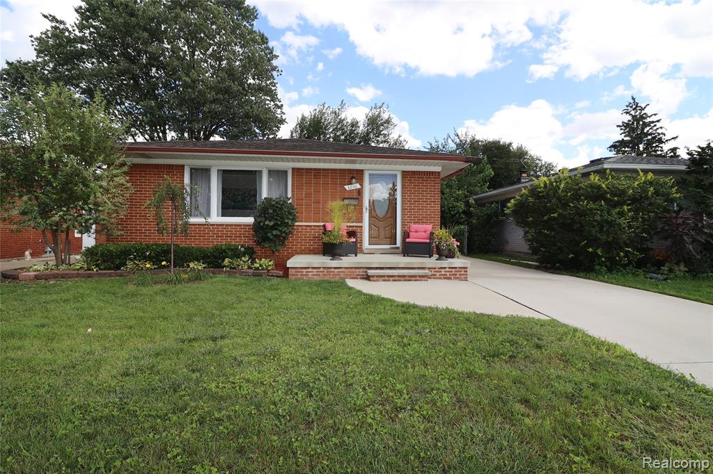 6840 N Silvery Lane, Dearborn Heights, MI 48127 — Photo 5