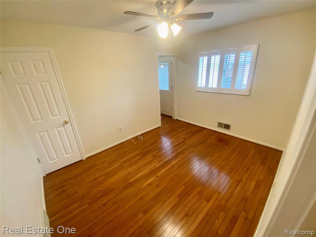 8262 Roselawn Street, Westland, MI — Photo 28