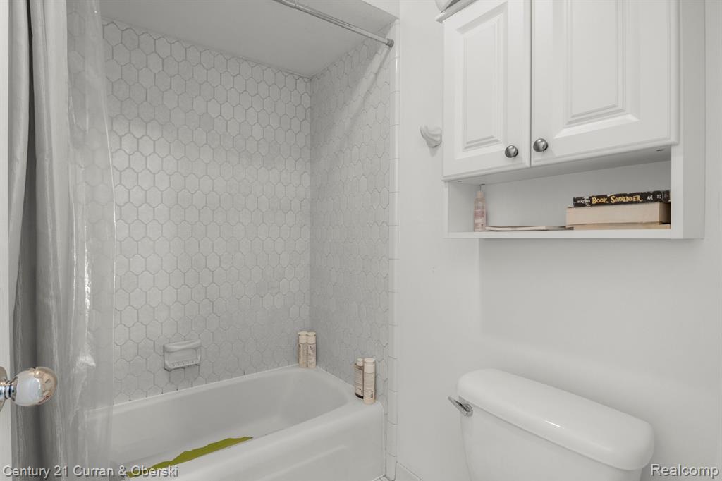18 Blair Lane, Unit 26, Dearborn, MI 48120 — Photo 20