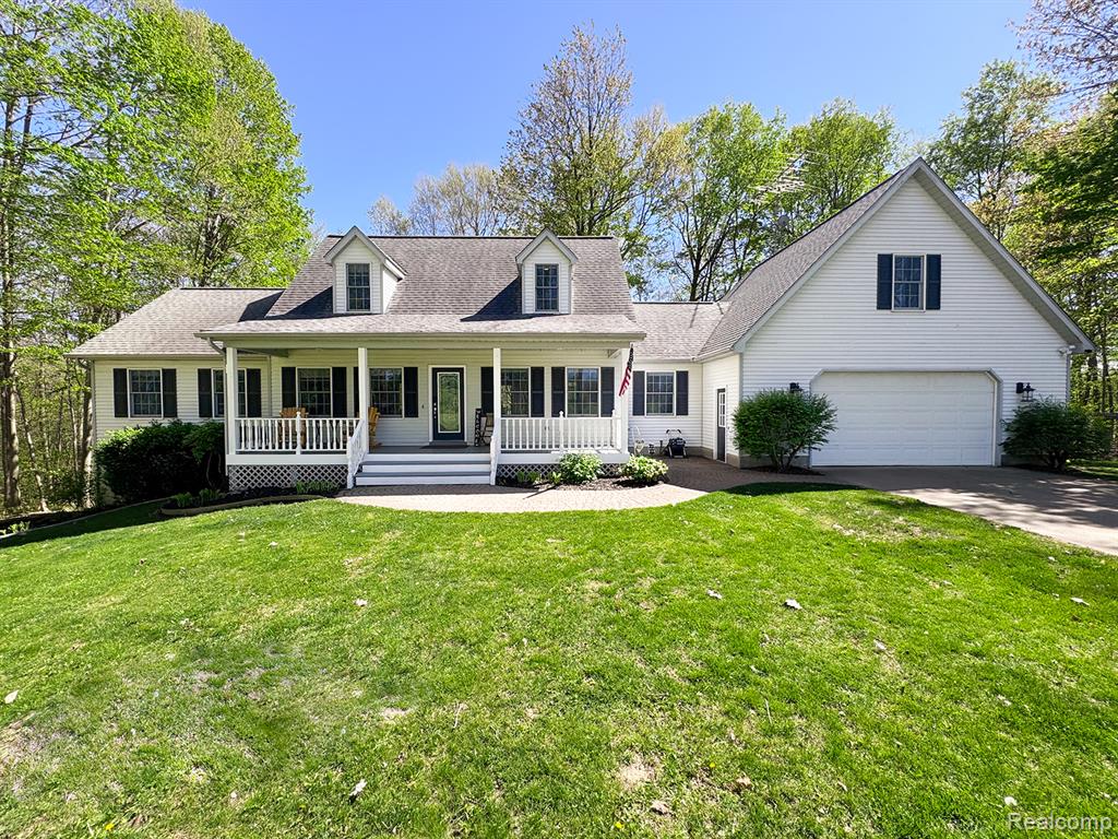 611 Vista Del Sol, Lapeer, MI 48446 — front exterior